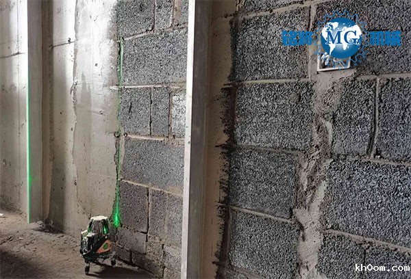 轻质抹灰石膏冲筋打点是怎么做的？